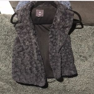 Forever 21 • Faux-fur vest